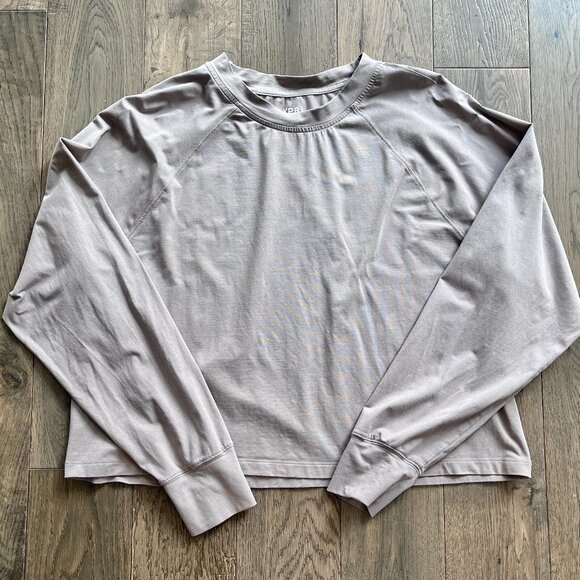 Abercrombie YPB Taupe Long Sleeve Crop Top Size M Athleisure - Picture 1 of 5